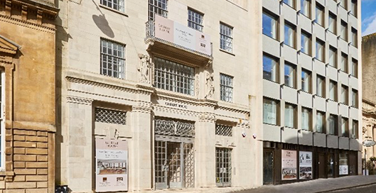 https://www.la-francaise.com/fileadmin/images/Actualites/2022/La-Francaise-Real-Estate-Managers-acquiert-deux-immeubles-mitoyens-a-usage-de-bureaux-et-de-commerces-a-Bristol_-au-Royaume-Uni.png
