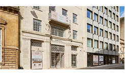 https://www.la-francaise.com/fileadmin/images/Actualites/2022/La-Francaise-Real-Estate-Managers-acquiert-deux-immeubles-mitoyens-a-usage-de-bureaux-et-de-commerces-a-Bristol_-au-Royaume-Uni.png